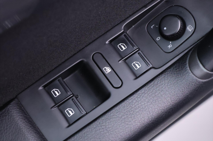 Volkswagen Passat 1,4 TSI 90kW Comfort Navi 1Maj