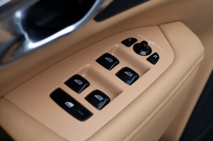 Volvo V90 2.0 D3 110kW Momentum LED