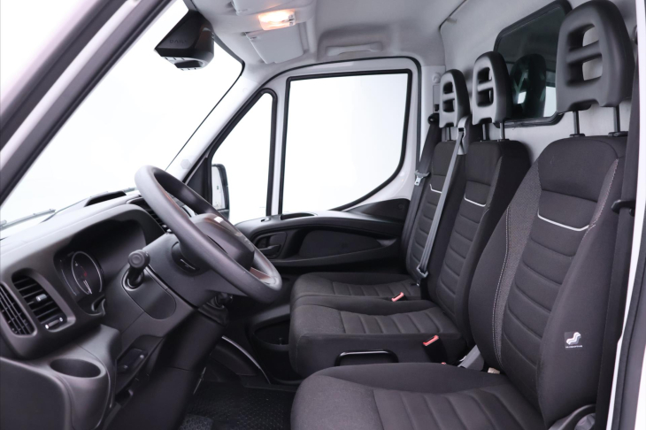 Iveco Daily 2,3 115kW L2H2 DPH