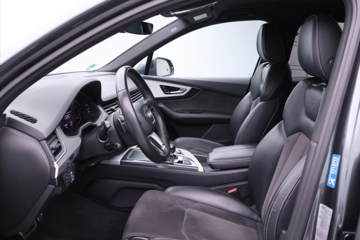 Audi Q7 3,0 TDI S-line 7-Míst CZ DPH