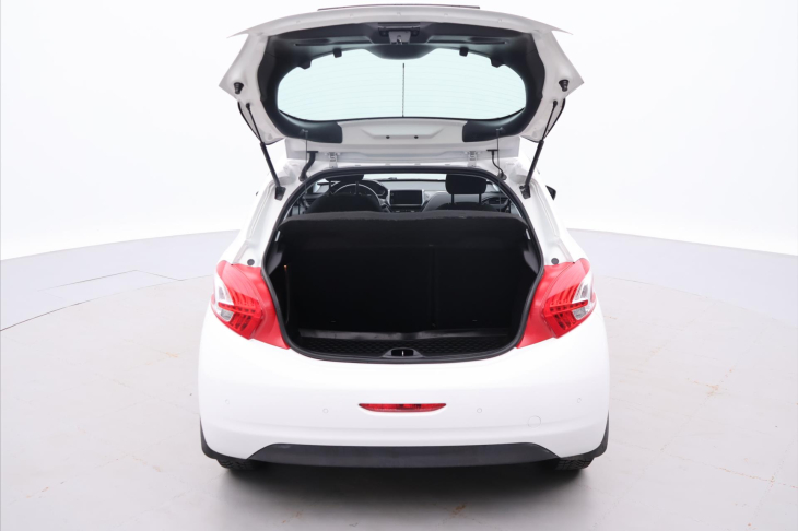 Peugeot 208 1,0 i 50kW Klimatizace