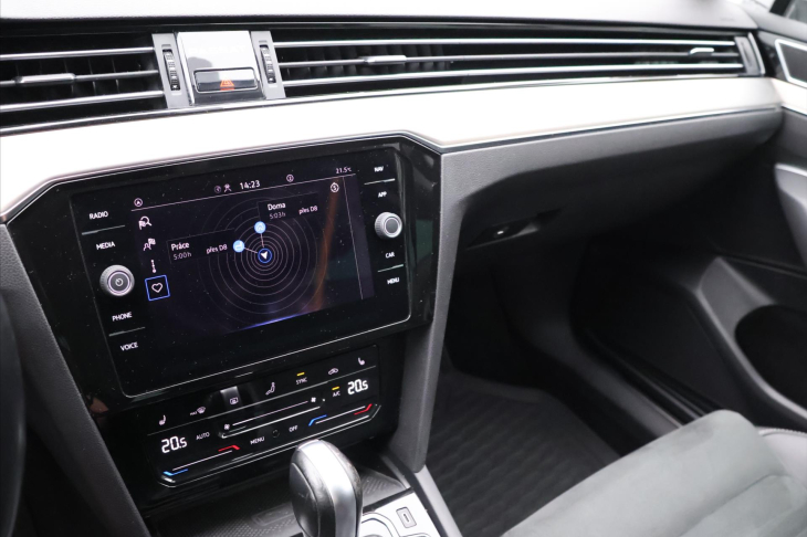 Volkswagen Passat 2,0 TDI 110kW Elegance DSG DPH
