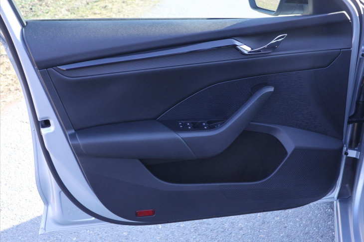 Škoda Octavia 1,0 TSI 81kW Sport Virtual LED