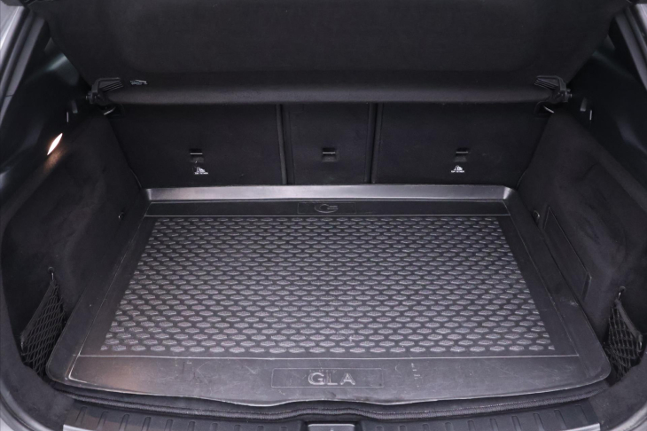 Mercedes-Benz GLA 2,0 220d 140kW 4Matic CZ LED