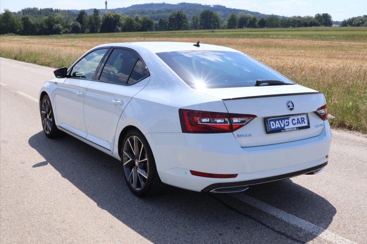 Škoda Superb 1,8 TSI DSG CZ Sportline DCC
