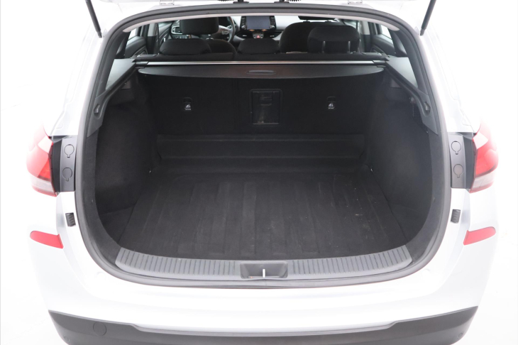 Hyundai i30 1,6 CRDi 85kW Style CZ 1.Maj.