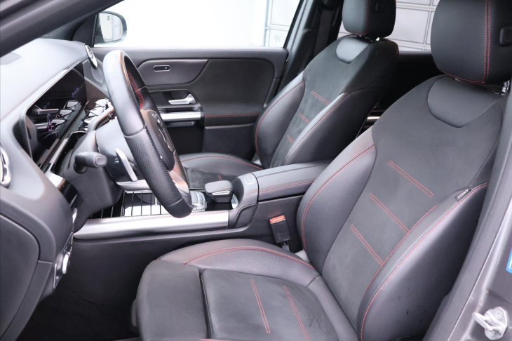 Mercedes-Benz GLA 2,0 220d 140kW 4Matic CZ LED