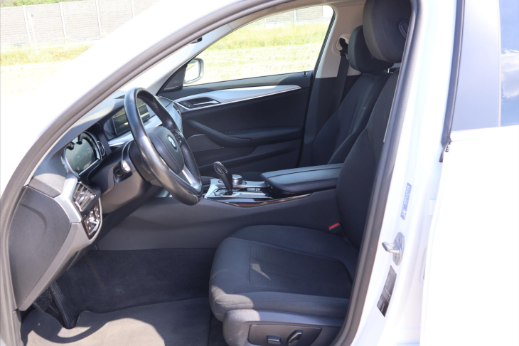 BMW Řada 5 2,0 525d 170kW Aut. Navi LED