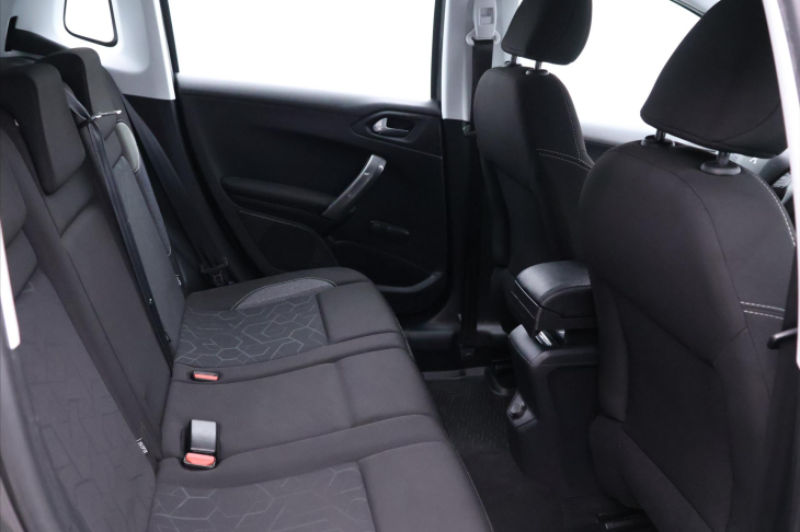 Peugeot 2008 1,2 PureTech 81 kW Aut.klima