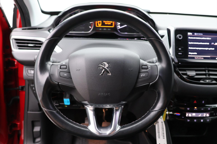 Peugeot 2008 1,2 PureTech 60kW Allure CZ