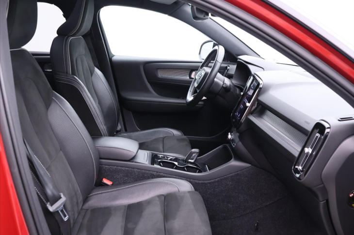 Volvo XC40 2,0 182KW R-DESIGN Kamera DPH