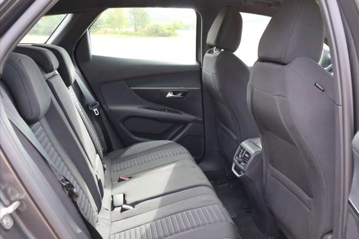 Peugeot 3008 1,2 96kW Active Pack DPH CZ