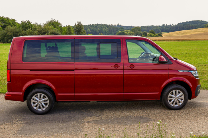 Volkswagen Transporter 2,0 TDI DSG DR 8-Míst Bulli