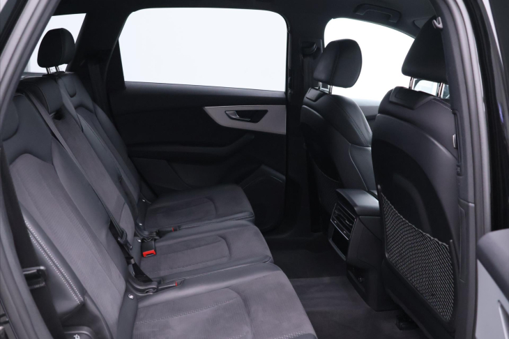 Audi Q7 3,0 50TDI 210kW S line CZ DPH