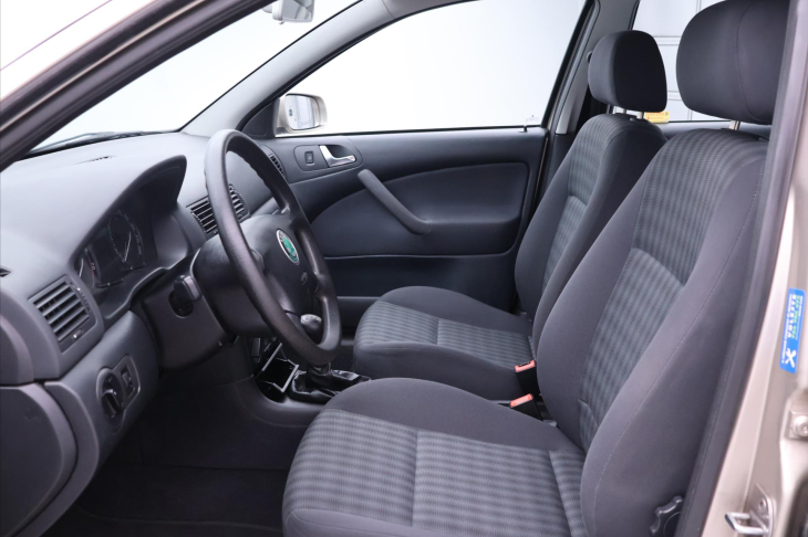 Škoda Octavia 1,6 i 75kW CZ Serv.Kniha