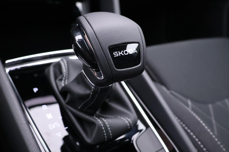 Škoda Karoq 1,5 TSi Sportline DSG 1maj DPH
