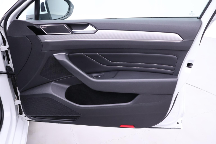 Volkswagen Passat 2,0 TSI 200kW CZ R-Line 4M