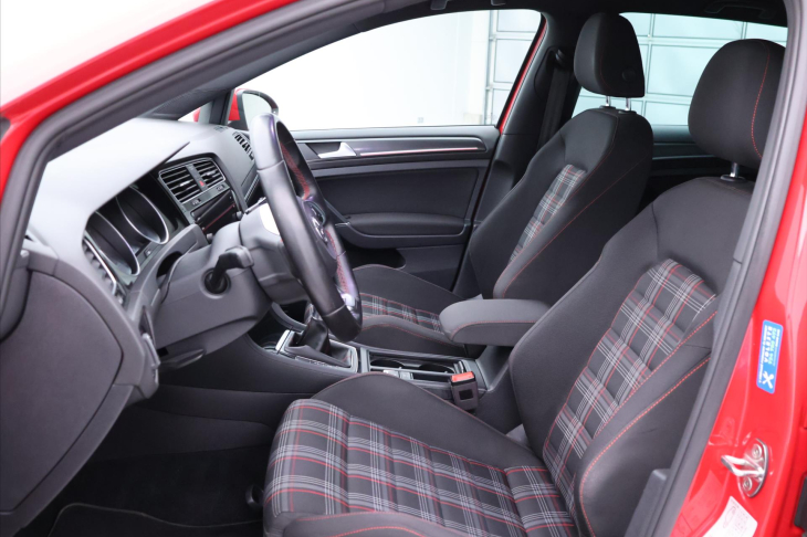 Volkswagen Golf 2,0 TSI GTI 169kW 1.Majitel