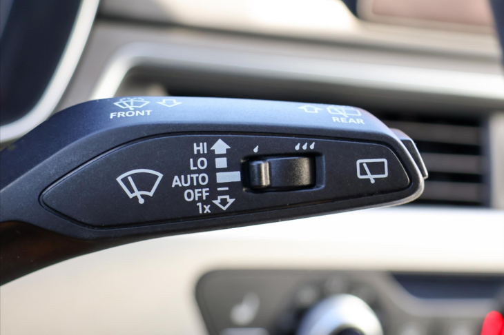 Audi A4 2,0 TDI 110kW Sport Navi Xenon