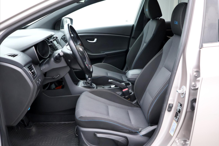 Hyundai i30 1.6 GDI 99kW CZ Trikolor Tažné