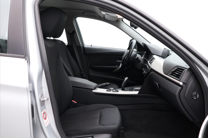 BMW Řada 3 2,0 318da 110kW Advantage