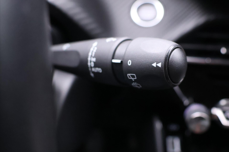 Peugeot 2008 1,2 PT Allure LED 1.Maj DPH