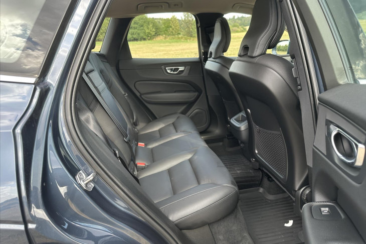 Volvo XC60 2,0 145 kW D4 AWD Momentum