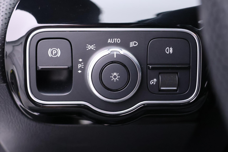 Mercedes-Benz CLA 1,3 250 118kW 250 E-Hybrid AMG