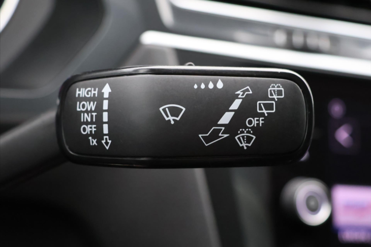 Volkswagen Tiguan 2,0 TDI 110kW DSG R-line DPH