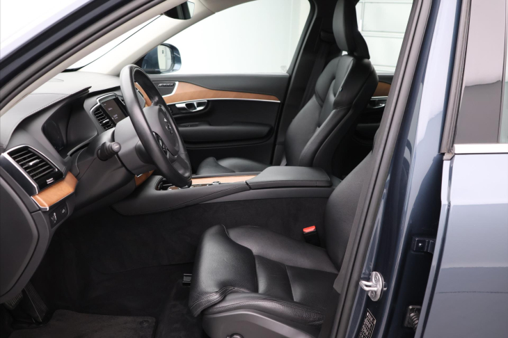 Volvo XC90 2,0 B5 173kW AWD LED CZ Kuže