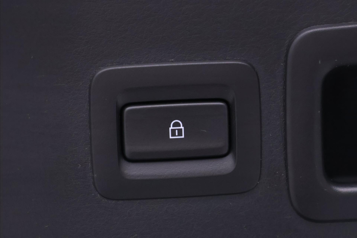 Mazda 3 2,0 e-Skyactiv Aut CZ 1.Maj DPH