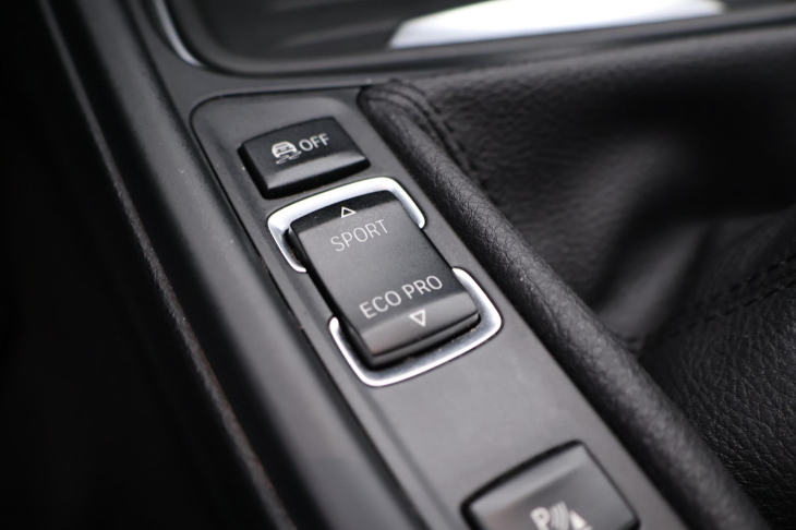 BMW Řada 3 2,0 318d xDrive Xenon Navi Kůže