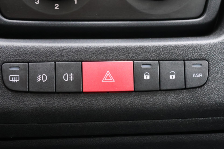 Peugeot Boxer 2,2 HDi 88kW L4H3 CZ 8 palet