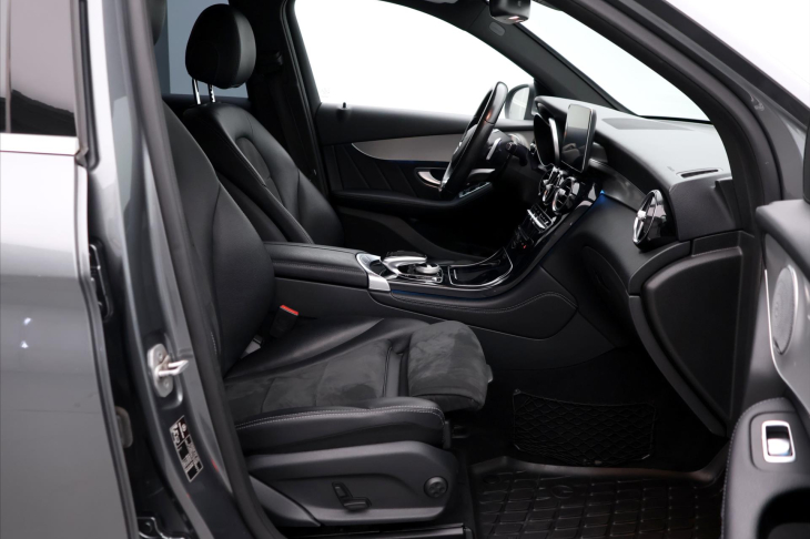 Mercedes-Benz GLC 2,0 250 4MATIC AMG LINE