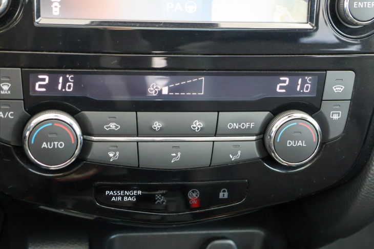 Nissan Qashqai 1,2 DiG-T 85 kW Panorama Tekna