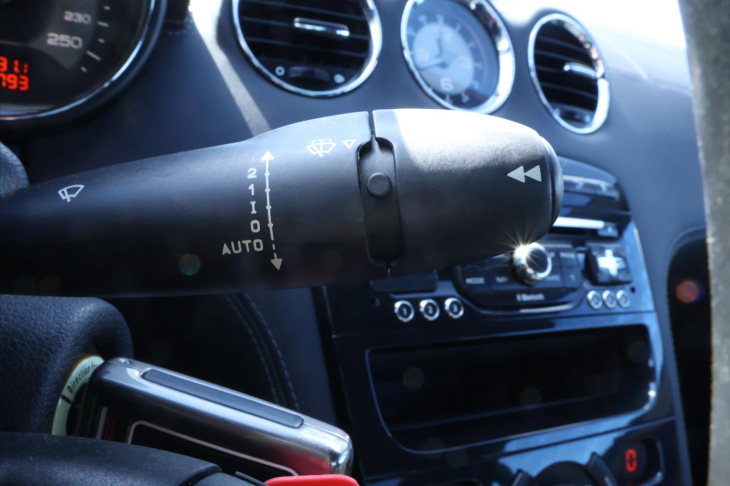 Peugeot RCZ 1,6 16V 147kW Allure Navi