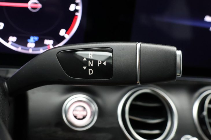 Mercedes-Benz Třídy E 2.0 220d 143kW 4Matic Aut.
