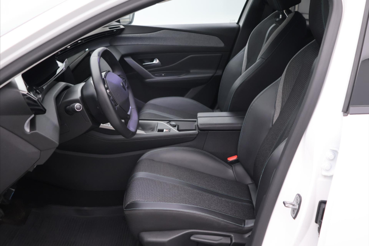 Peugeot 308 1,2 PT 96kW SW Allure CZ 1.Maj. DPH