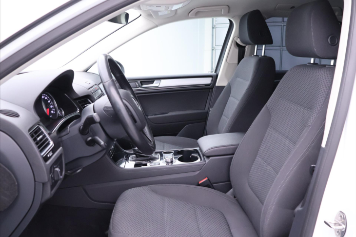 Volkswagen Touareg 3,0 TDI 193kW 4x4  Tažné CZ
