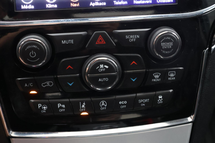 Jeep Grand Cherokee 3,0 V6 184kW Summit 4WD PANO
