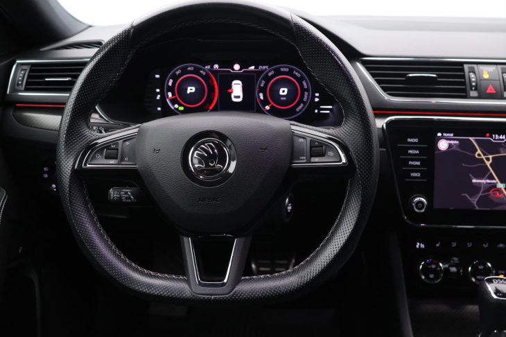 Škoda Superb 2.0 TDI 140kW SportLine DSG CZ