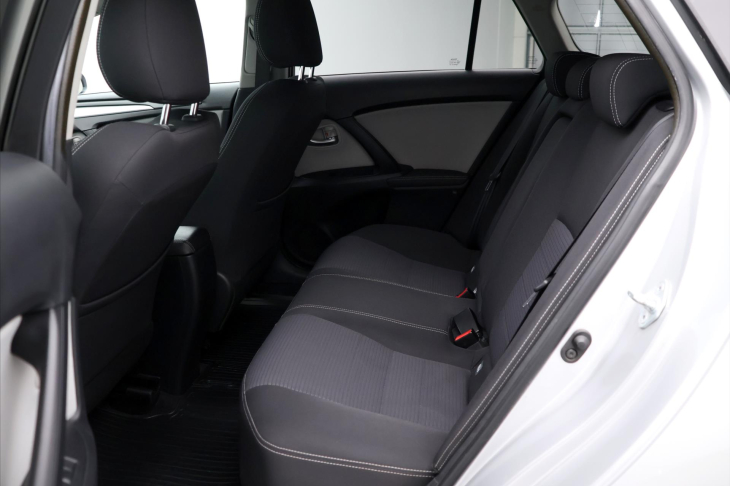Toyota Avensis 2,0 D-4D 105kW Aut.klima CZ