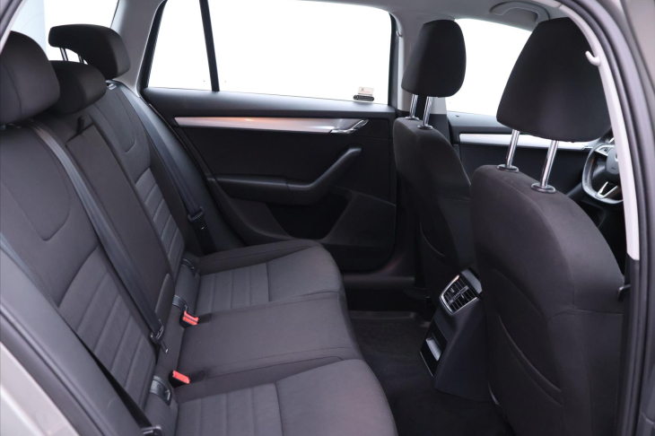 Škoda Octavia 1,4 TSI 103kW Elegance CZ DPH