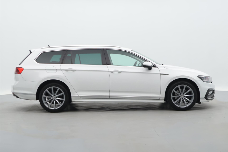 Volkswagen Passat 2,0 TDI 140kW CZ R-line DPH