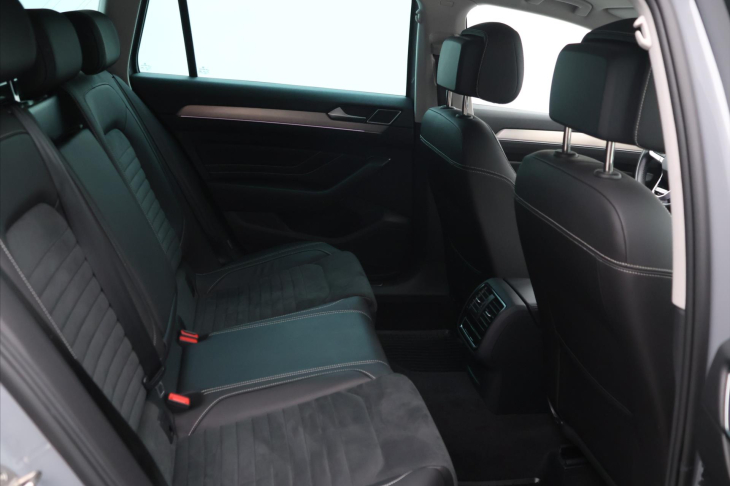 Volkswagen Passat Variant 2.0 TDI 147kW 4MOT DSG CZ DPH