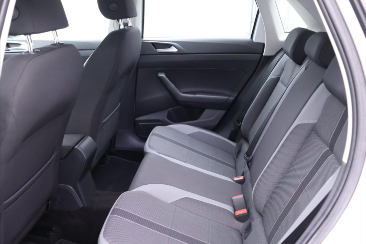 Volkswagen Polo 1,0 TSI 85kW Highline 1.Maj CZ