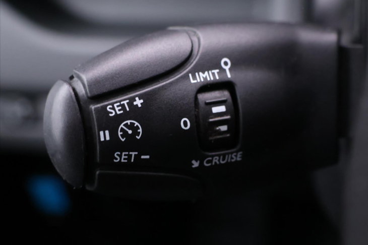 Peugeot Expert 2,0 HDI 90kW 6 Míst DPH