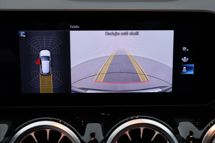 Mercedes-Benz GLA 2,0 220d 140kW 4Matic CZ LED