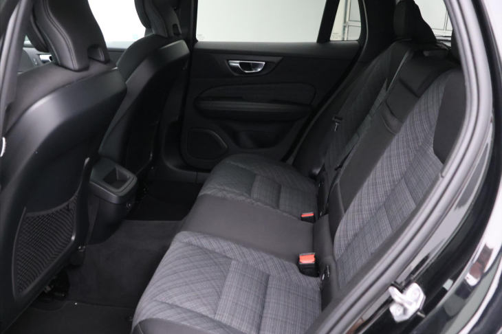 Volvo V60 2,0 B4 AWD Cross Country DPH