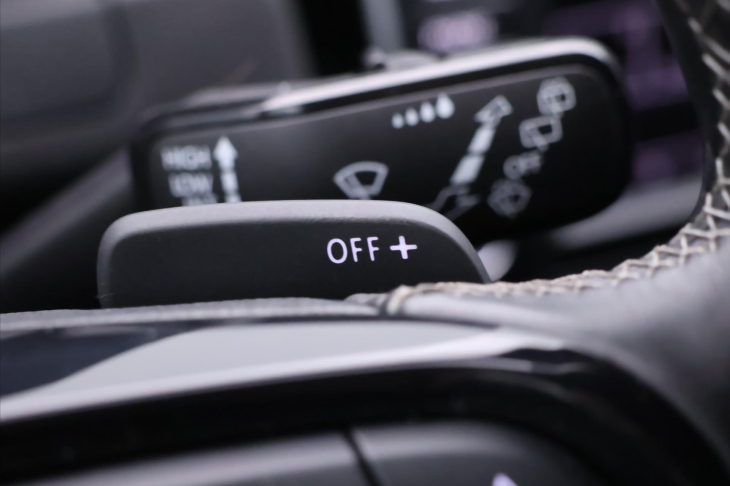 Volkswagen Golf 2,0 TSI R 221kW DSG 4Motion